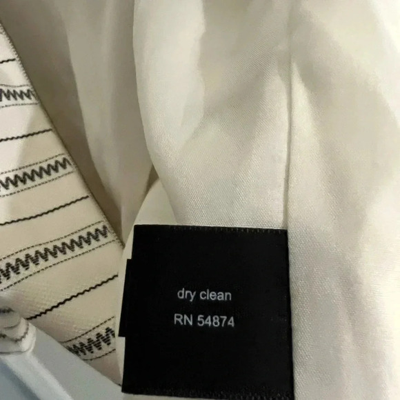 The limited white striped large blazer - Picture 5 of 6